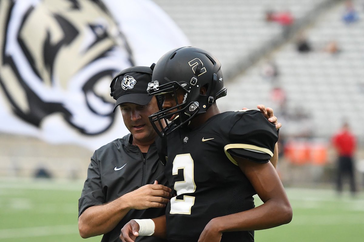 CyFairISD's tweet photo. #CFISDfootball players qualify for academic all-district teams | https://t.co/XhYY9zHQ3x #CFISDforAll🏈 https://t.co/4ArSU5Tt2Y