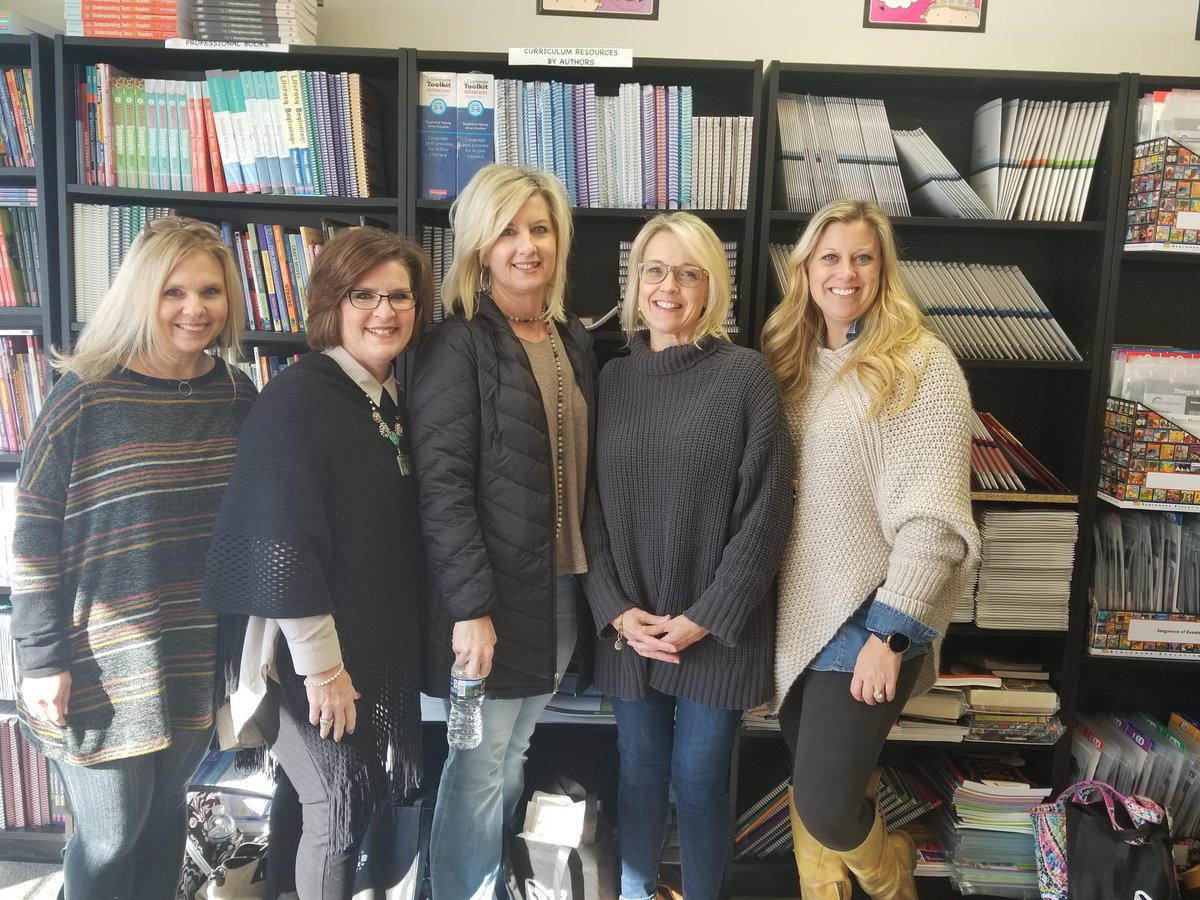 meremac2's tweet photo. Balanced Literacy approach to teaching reading PD #takechances  @mshstrojans @McBrideTrojans  @al_bpc @cheryllockhart https://t.co/V90ajz16Uf
