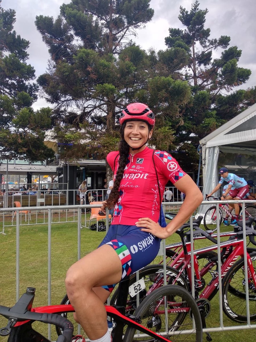 PaolaMunozGr's tweet photo. Última carrera 🚴🏻‍♀️en Australia 🇦🇺 @CadelRoadRace 😍 muchísimas gracias a quienes son parte de este gran inicio de temporada: @SwapitAgolico @TeamChile_COCH @MindepChile @kantor_pauline @INDChileOficial @SpartaChile @ShimanoChile @JumboChile @Senor_PF @canal13 @Garridogz https://t.co/m1OX46q6vk