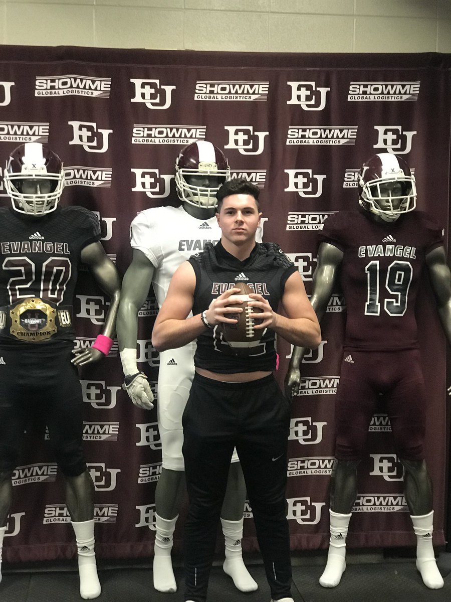 jvjackson19's tweet image. After a great talk with Coach Hepola I’m blessed to receive an offer from Evangel University!! #codemaroon @dennisdarnell1 @CoachHepola