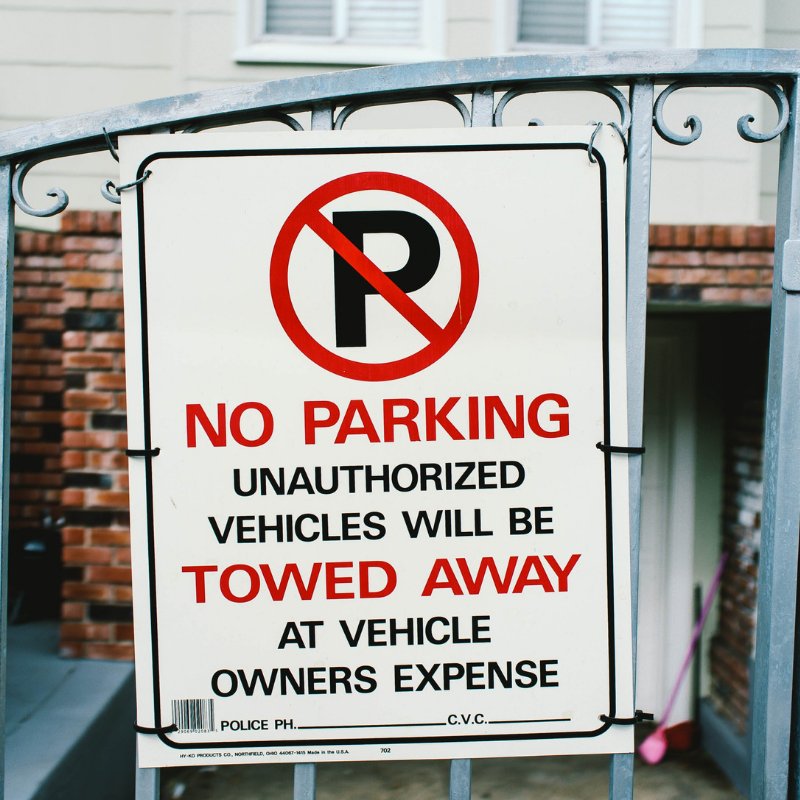 For small businesses to succeed, parking is key. Signage can help direct unwanted visitors from occupying customer designated parking areas. 🙅‍♂️ ht.ly/Yl4w30nskBS