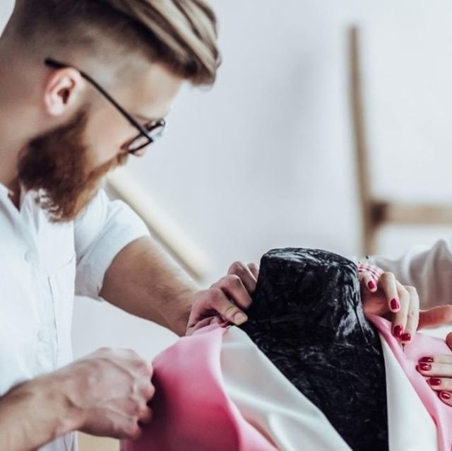 MOMADMadrid's tweet photo. ¿Quieres saber todo sobre #modasostenible? No te pierdas los cursos que ofrecerá la plataforma @slowfashionnext en su stand MS15 del Pabellón 12 de #IFEMA durante los días 8, 9 y 10 de febrero en #MOMAD
#modasostenible #slowfashionnext #cursosdemoda #fe… https://t.co/GiR1tpg10u https://t.co/SsTkiVE9mC
