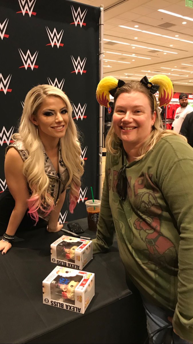 AlexaFansite's tweet image. Via @AlexaBliss_WWE Instagram stories