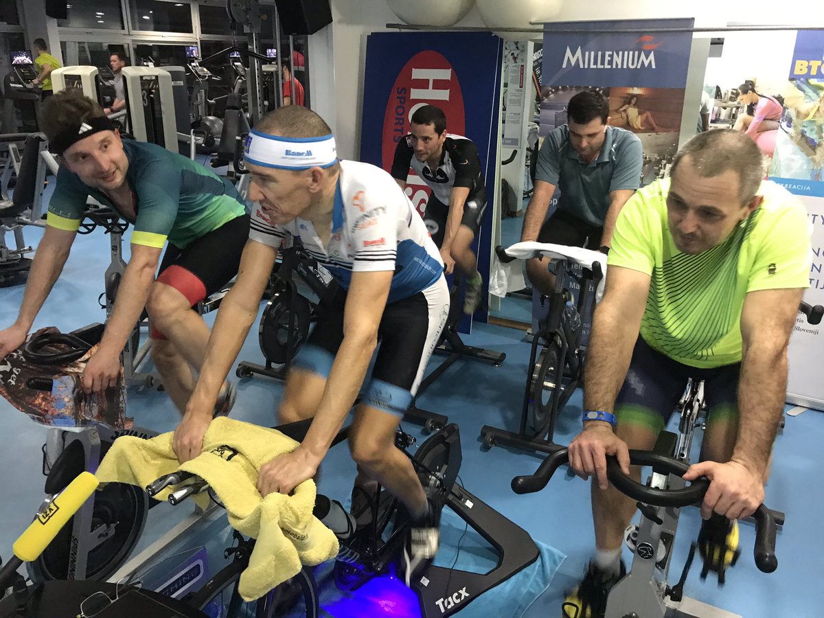 markobaloh's tweet photo. 10 hours and 364km done, with 12min stoppage time for minor things as toilet.Join me on Zwift if you can and/or donate for a good cause through my website https://t.co/4Erg7BAnvj (Donate button on the right side).
#dobro24kolo #zpm #millenium #hervis #btc #HowiHammer #HammerTime https://t.co/huLBaya8zD