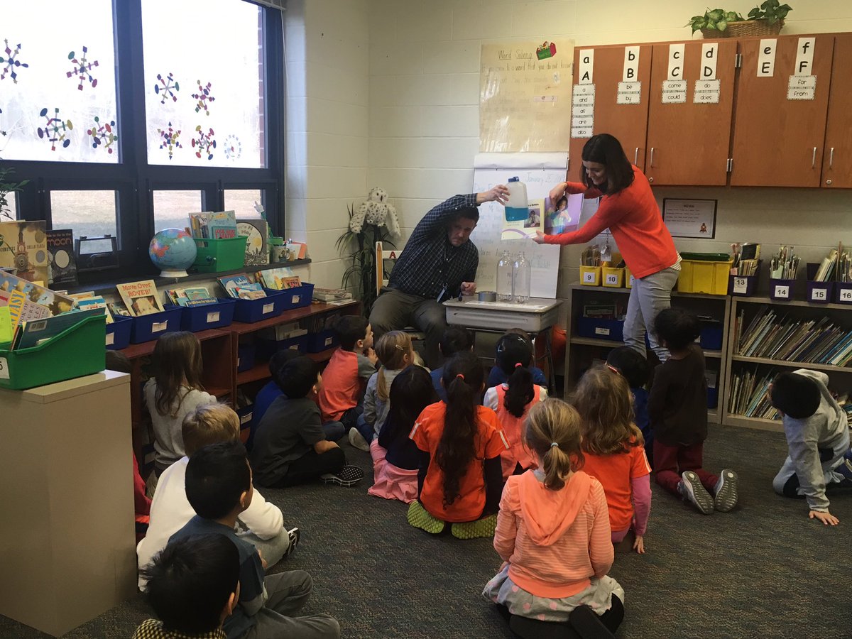 MissHazlett's tweet photo. Many thanks to @DanUmstead for visiting to talk about how-to books and put one into action. We learned how to make a tornado in a bottle! 🌪 We had so much fun! Thank you! https://t.co/RO1JdeTAtm