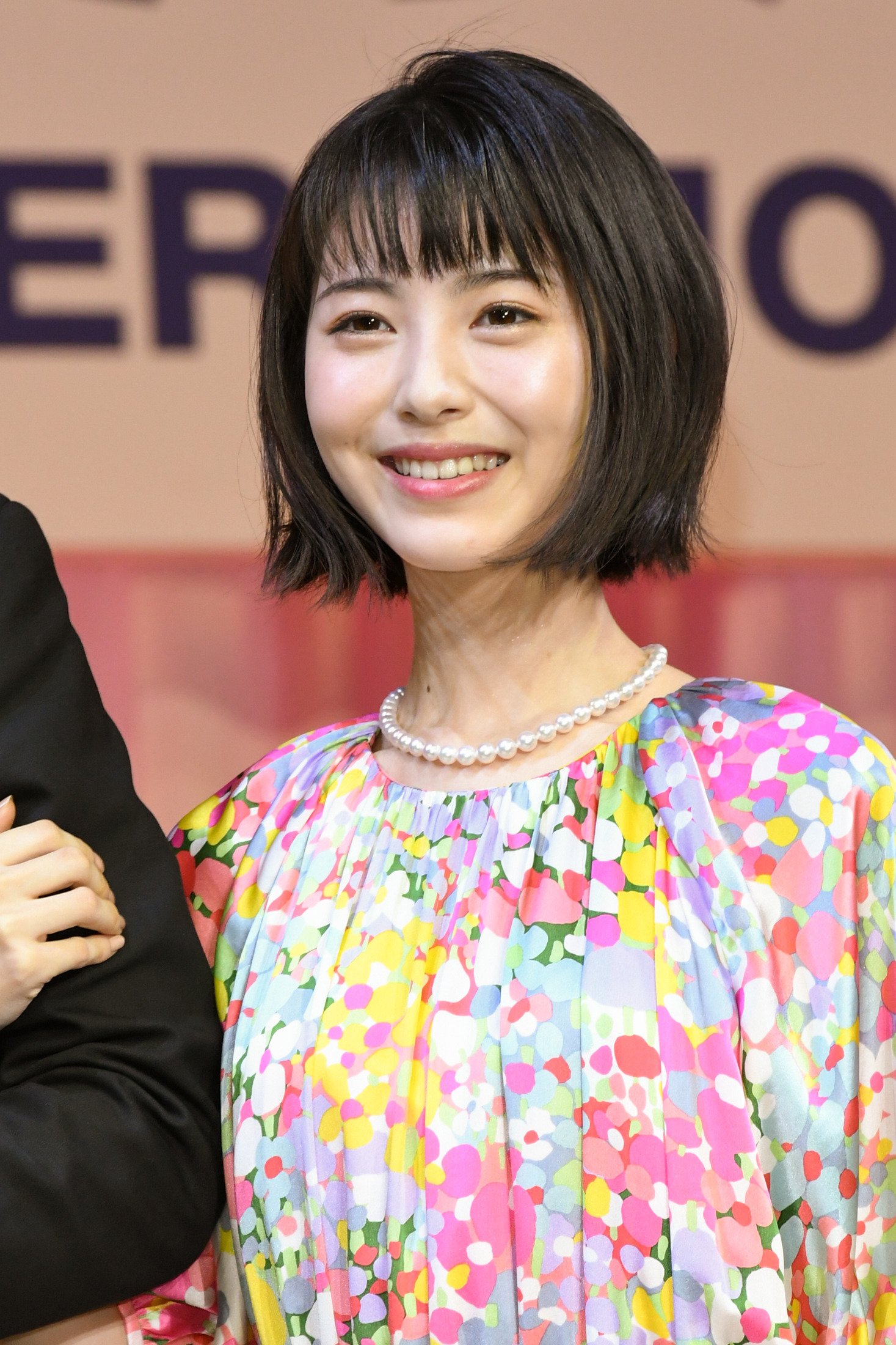 アイコラ ツイッター　浜辺美波 