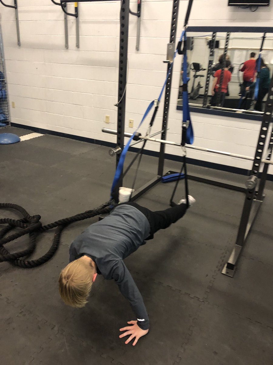 FMSEaglesPE's tweet photo. Great effort today in the fitness center ! #wsdFIT #WSDlearns #EaglePride https://t.co/iHm8i2WzGh