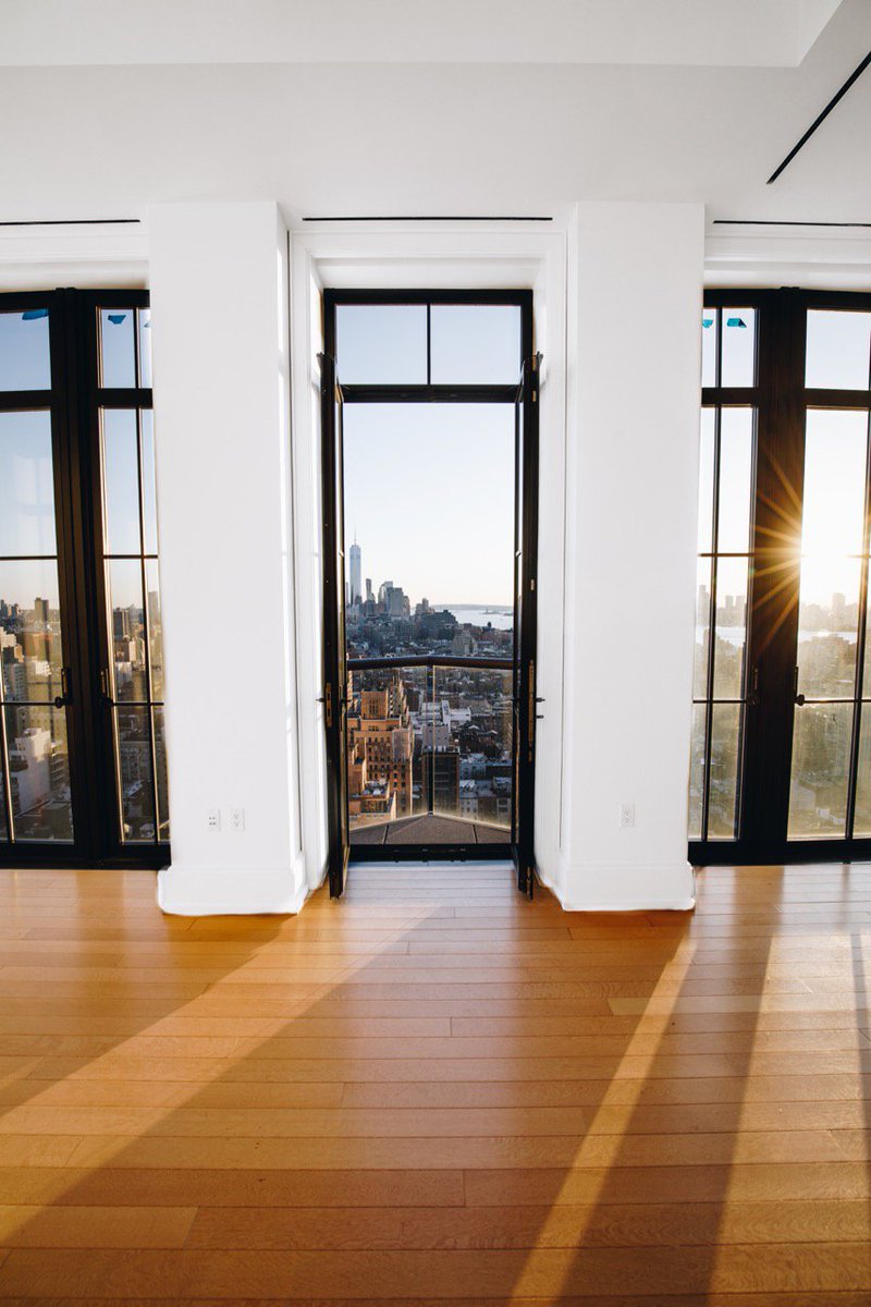 coregroup_re's tweet photo. Grandeur among us. #walkertower #corerealestate https://t.co/6uocGBhNOv