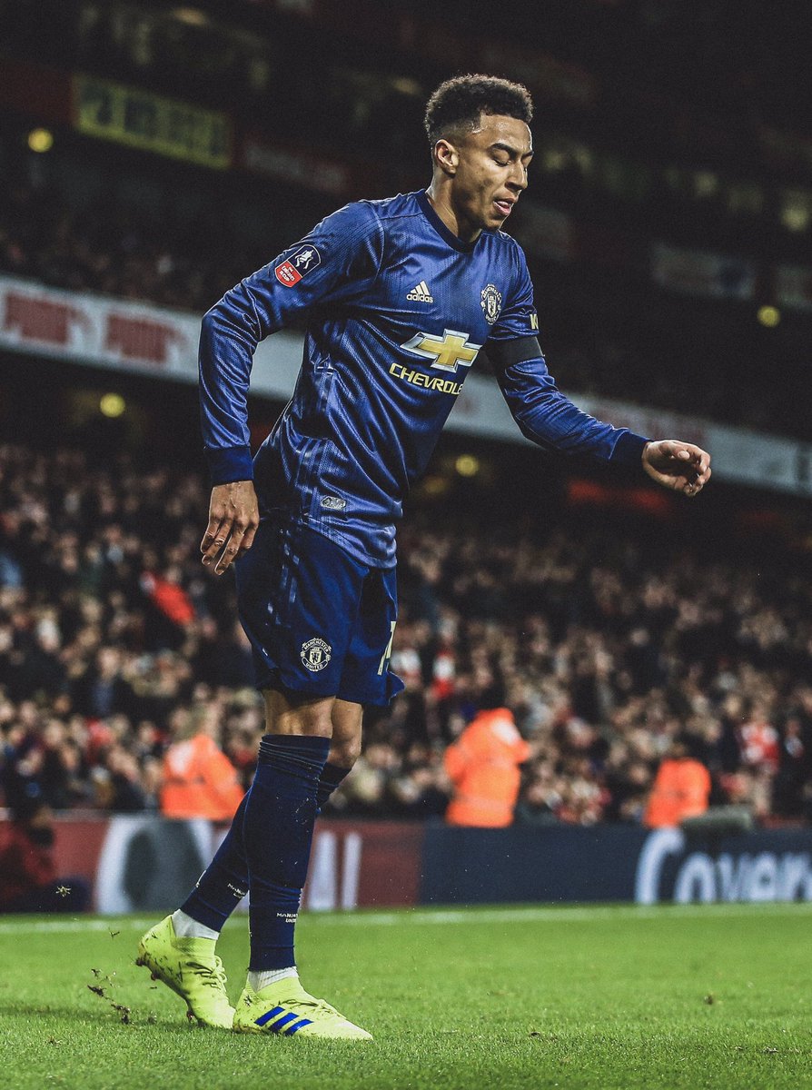 ThatIndianGuy's tweet photo. Arsenal built a £390 million stadium only for this man to dance all over the pitch https://t.co/B09fge15Jy