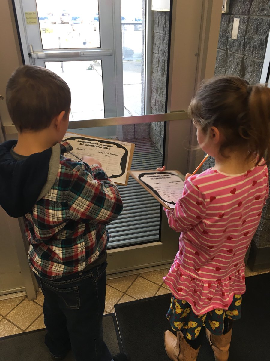 Dincher_HES's tweet photo. Ending the day with a metric measurement scavenger hunt! #HappyHillendale #mathematicians #teamsecond ๐๐โ๏ธ https://t.co/sskfERkgwQ