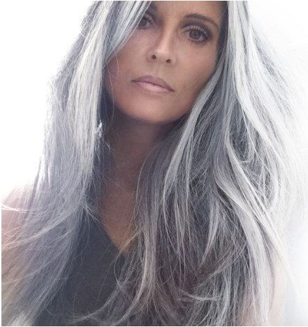 When to Go Gray - When to go gray is different for every woman. More... ow.ly/bHGc30ns7Ef #gray #grayhair #haircolortrends #gray #chichair