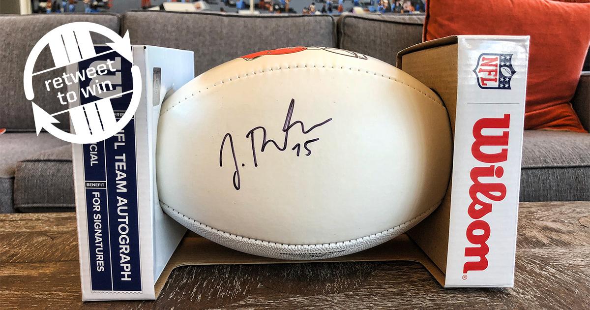 Browns's tweet photo. 🚨 RT for a chance to win this football signed by Pro Bowler @JoelBitonio! 🚨

Rules: https://t.co/NqZAe1eS0D https://t.co/3M5HFjt7hZ