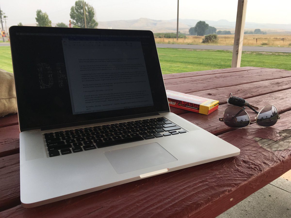 New blog post... finally: "Finding the Ocean - Chapter 13"
joybaker.com/2019/01/25/fin…