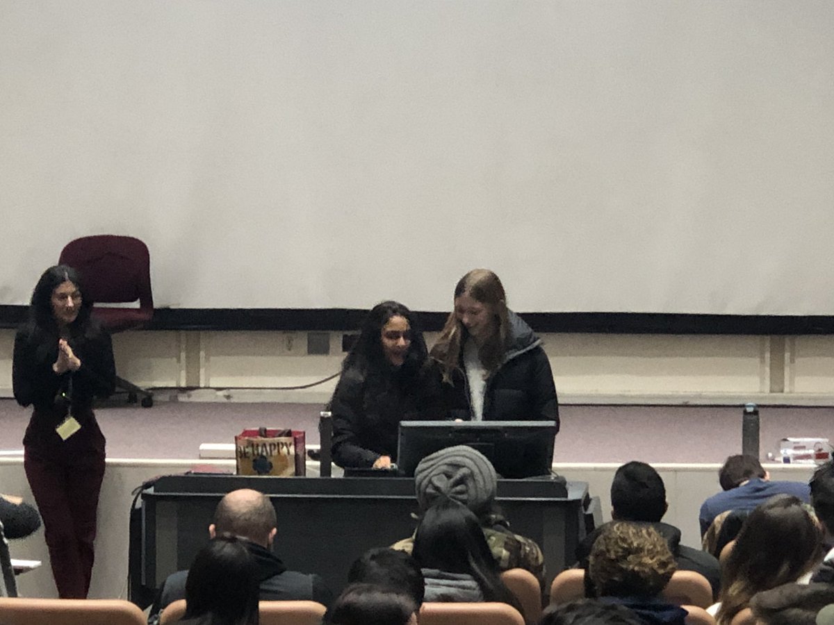 smithscience1's tweet photo. Proud moment when my two students were chosen (along with other college students) to answer a chemistry question in front of 500 undergraduates AND THEY GOT IT RIGHT!! #STEMfieldtrip #STEMgirls #girlpower #proudteacher @SteffiHartwell @waynestate @WayneStateCLAS @CKMS_Girls https://t.co/qnPA6WGMIl