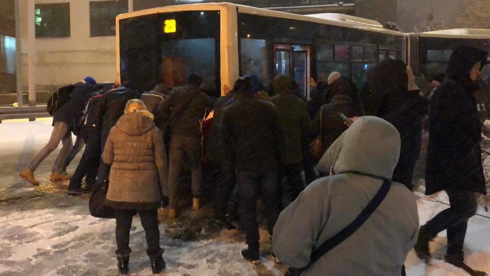 Beograd 2019, gradjani guraju GSP! 📢