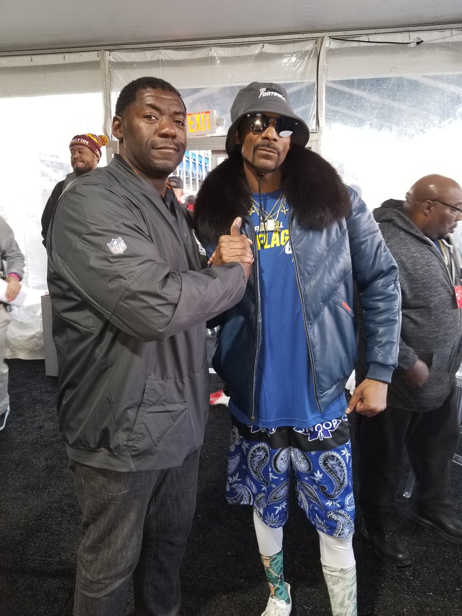 Roman Oben (@r_oben) on Twitter photo Thank you <a href="/SnoopDogg/">Snoop Dogg</a> for being one of the captains for our @NFLPlayFootball celebrity FLAG game! #LetsPlayFootball Thank you <a href="/SnoopDogg/">Snoop Dogg</a> for being one of the captains for our @NFLPlayFootball celebrity FLAG game! #LetsPlayFootball