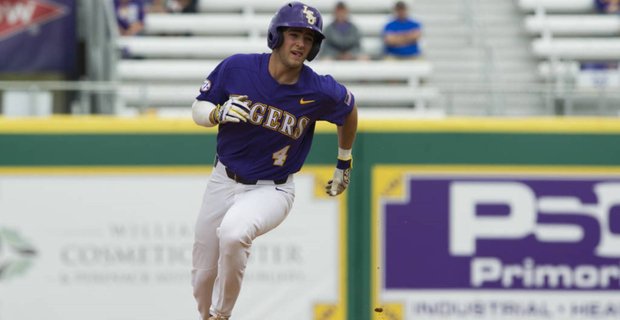New: Josh Smith is back for the 2019 season, ready to take his spot at SS for #LSU. The junior looked back on his missed season, the rest of the infield and Paul Mainieri comparing him to Alex Bregman. 

Q&amp;A: 247sports.com/college/lsu/Ar…
