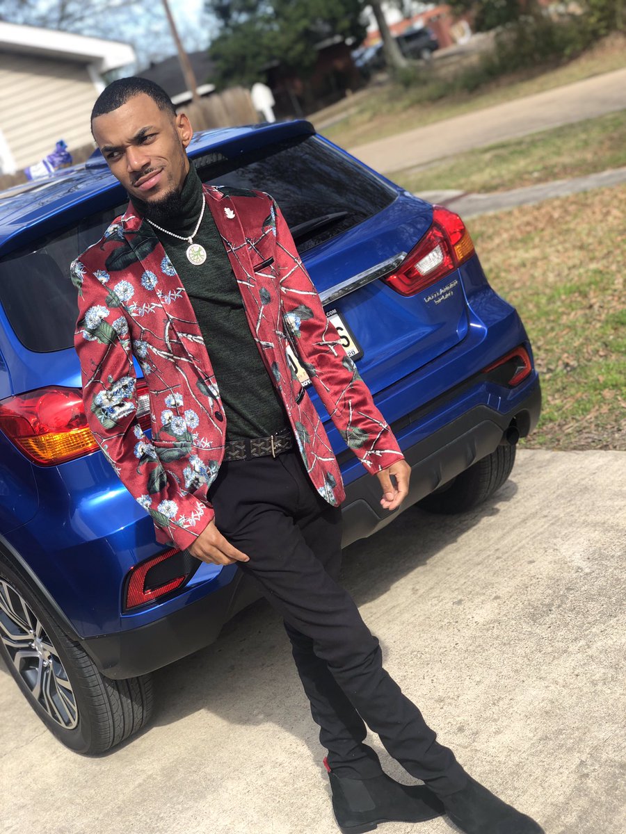 DSRMCEO's tweet photo. I was at the bottom literally I was bossed in 💼#DesignerRecordsMusic💼 #MoneyMakingMovement💼🔋 https://t.co/fFTHIMPnY0