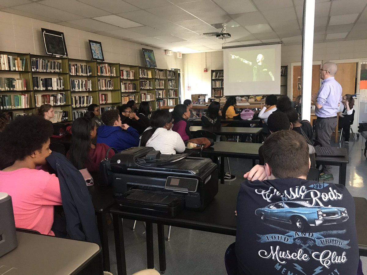 Connecting students with local music/event/lifestyle photographer (and <a href="/PVHigh/">Pinson Valley High School</a> alumnus!) as career exploration opportunity. “There is no right or wrong way to learn-the important thing is to keep doing it” #careerconnections @PVHS_Guidance <a href="/counselorscott/">Scott Mohon</a> <a href="/JEFCOED/">Jefferson County Schools</a>