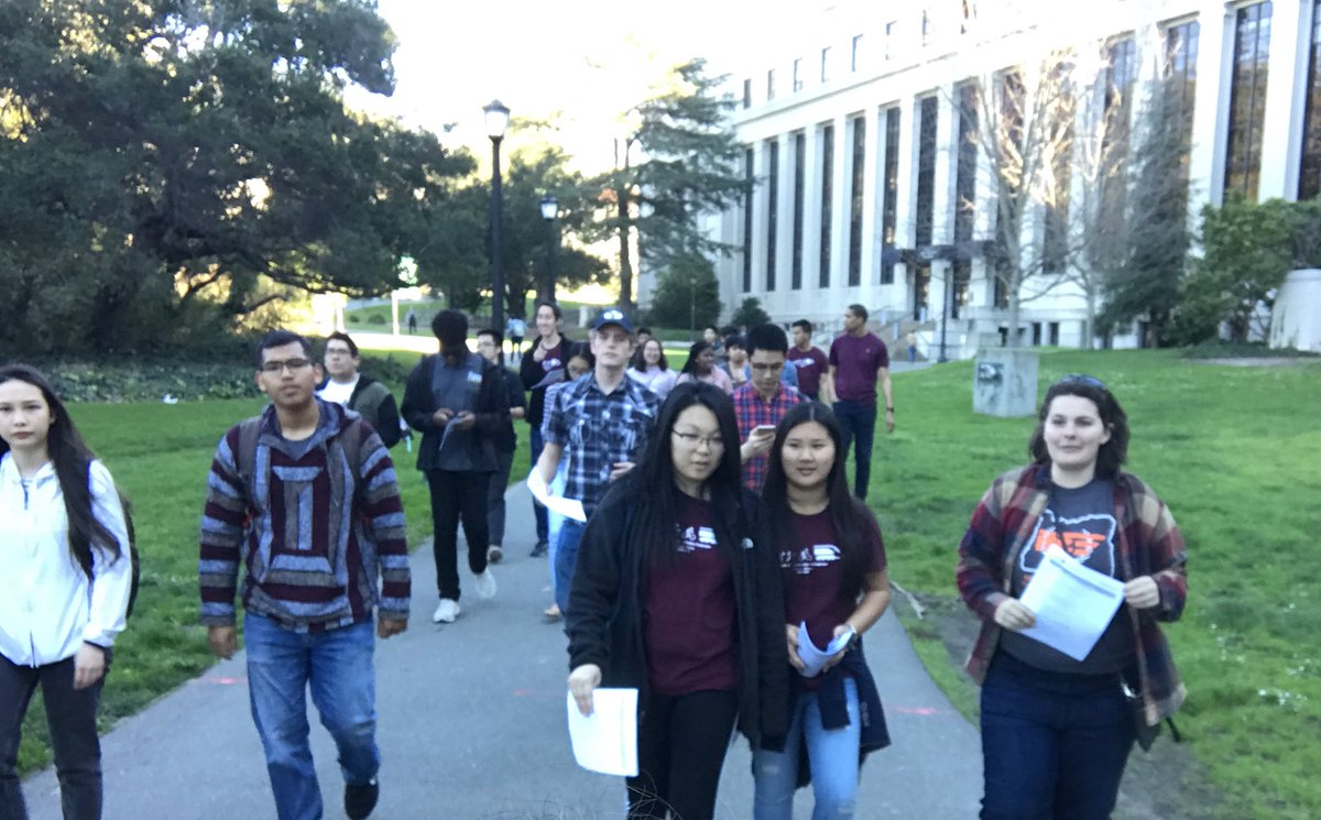 _amandaleahy's tweet image. Pleasant afternoon to lead a technical transportation-focused walking tour of #Berkeley &amp;amp; kick off the #ITE2019SLS #StudentLeadersipSummit.

Shout out to @CityofBerkeley’s Eric Anderson for helping to wrap up the event.

#WalkBerkeley