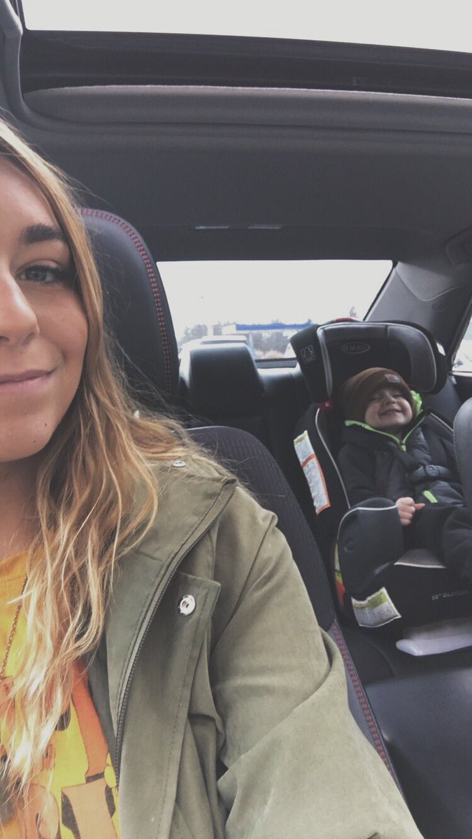 _delaney9's tweet photo. missing my little ray of sunshine

ugh, that smile melts my heart and i’ll never get tired of hearing “AUNT D, ITS AUNT D! AUNT D IS HERE!” https://t.co/AKxJzmxJl1