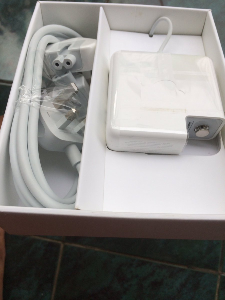 Yo yg butuh magsafe 1 85watt cuman buka segel call 087730962220