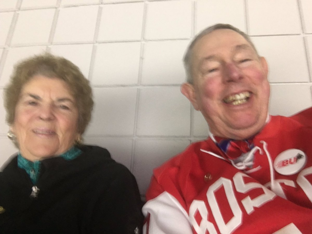 EdBoesel's tweet photo. GO BU - Terrier hockey! #pepsifanphoto https://t.co/YHUZB5SN0u