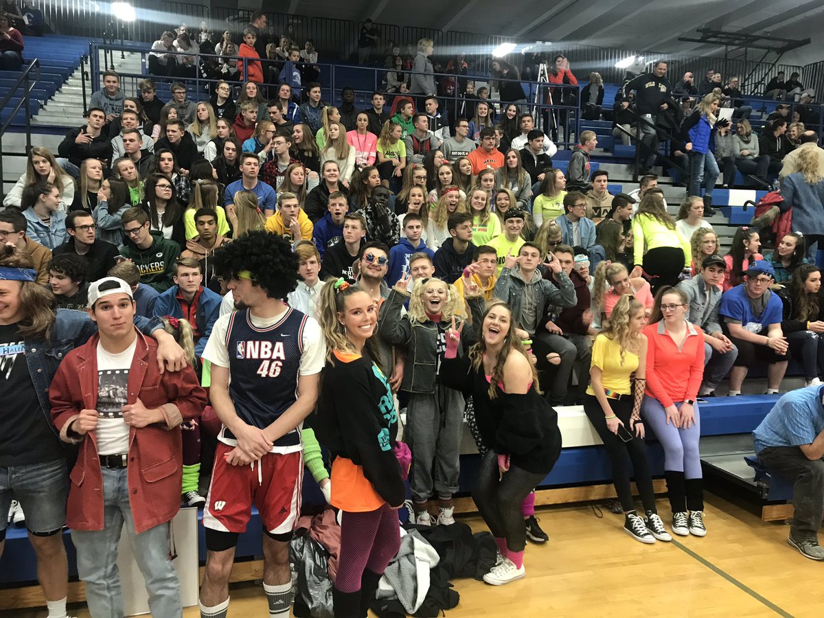 andreaf01966548's tweet photo. Wildcat Nation is out tonight @OWHSfans https://t.co/vwA59PPfUz