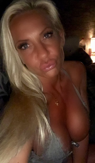 Gute Nacht ihr S&uuml;&szlig;en 💋 wer noch Lust auf nen paar hei&szlig;e Videos zur Nacht hat, schaut einfach mal hier<a href="/tag/sexy"class="tags"><span>#sexy</span></a><a href="/tag/live"class="tags"><span>#live</span></a><a href="/tag/berlin"class="tags"><span>#berlin</span></a><a href="/tag/online"class="tags"><span>#online</span></a><a href="/tag/camgirl"class="tags"><span>#camgirl</span></a><a href="/tag/milf"class="tags"><span>#milf</span></a><a href="/tag/bigtits"class="tags"><span>#bigtits</span></a>