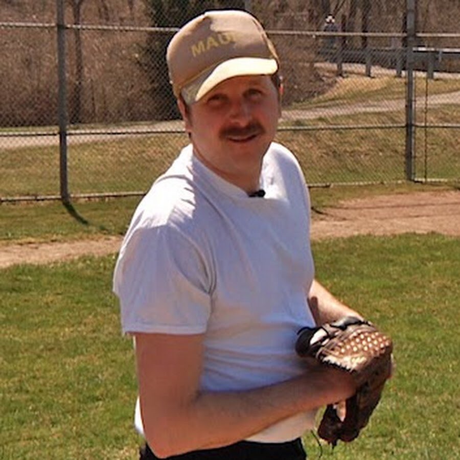 RealKentMurphy's tweet image. Since Ariana Grande fans wanna get brave, let’s prove a point.

Who's more influential?

Retweet for Kent Murphy
Like for Ariana Grande