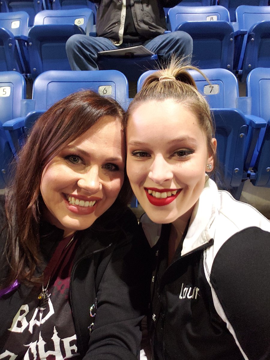 fhsdanceforce's tweet image. Excited to watch this Dance Force alum rock the floor at IHSA State with ISU's Redline Express!
@Laurennn_gadom