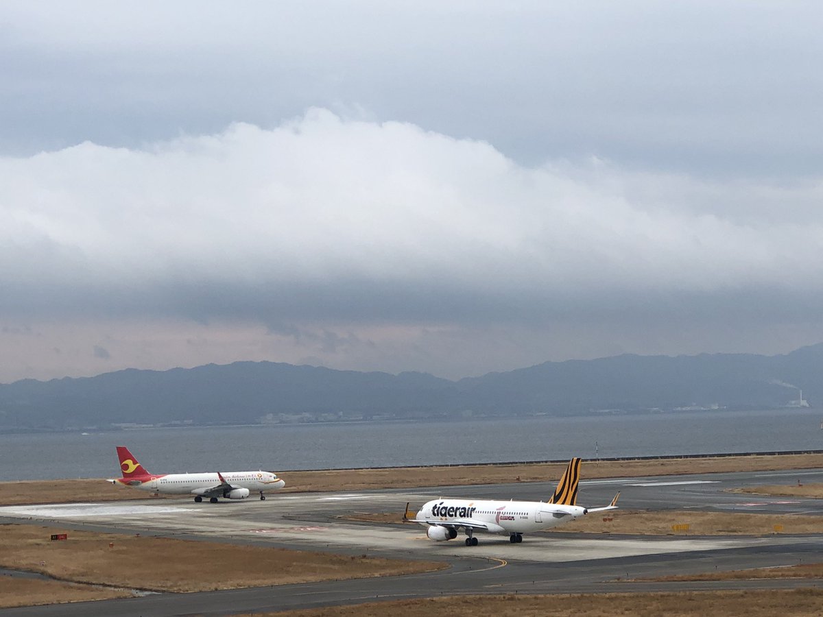 nocca_a's tweet image. 旅立つ予定なしに
空港行ったのはじめてかも！
スカイビューもはじめて♩
海外いきたーーい！！\☺︎/♡
#大阪 #関空 #関西国際空港 #空港 #展望デッキ #スカイビュー #飛行機