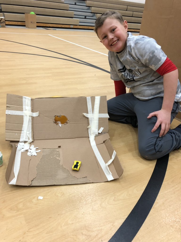 Sizemore2nd's tweet photo. Cardboard Arcade games this week... such great ideas and creations😊 https://t.co/53cAujIn4e