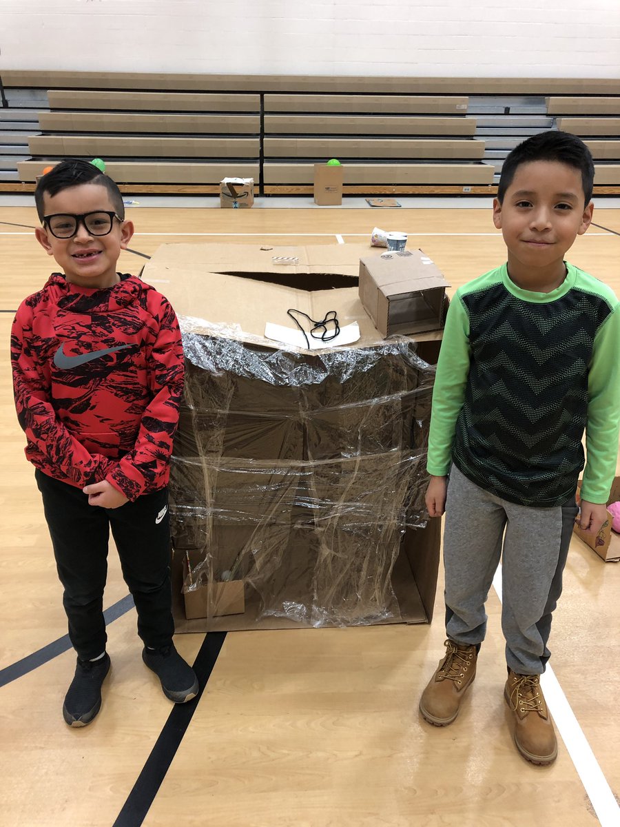 Sizemore2nd's tweet photo. Cardboard Arcade fun... https://t.co/1XKAL5I1az