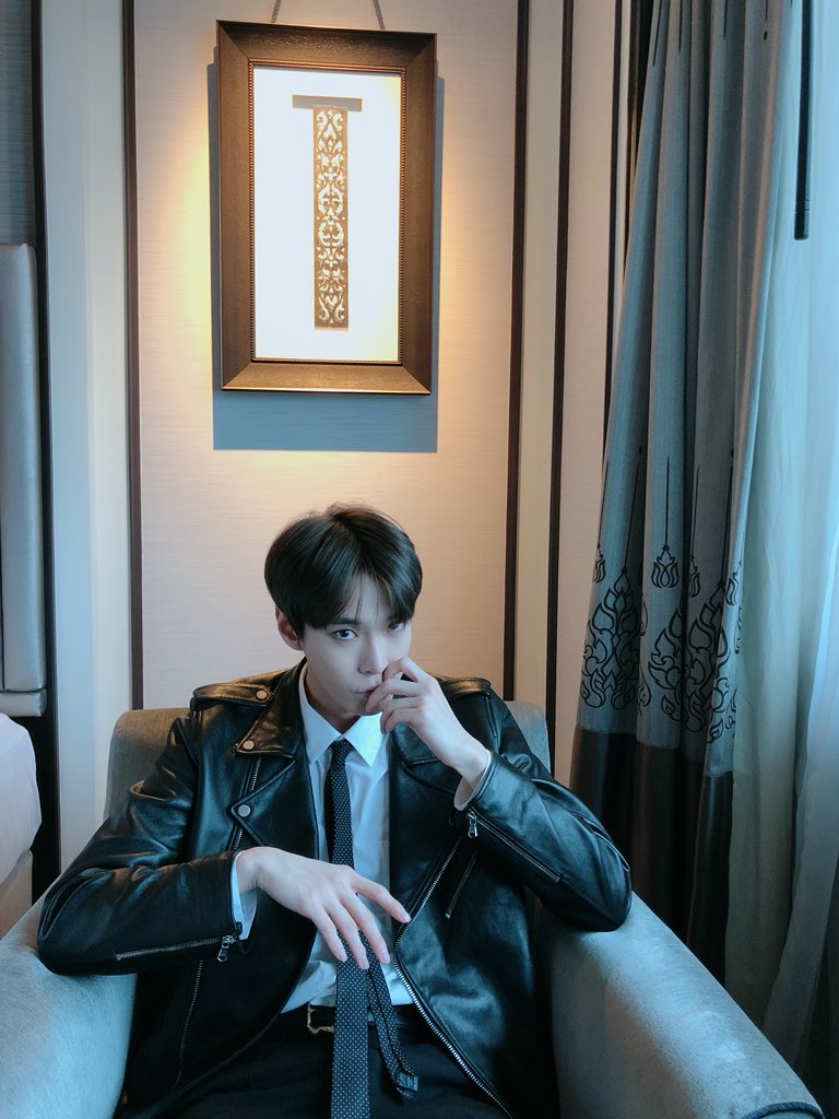 OrchidC_twt's tweet image. 〚 #SUZZI  〛♡
Hey Flowers, como vocês estão???

(Eu sempre mando mensagem aqui de madrugada é incrível kkkkkk)