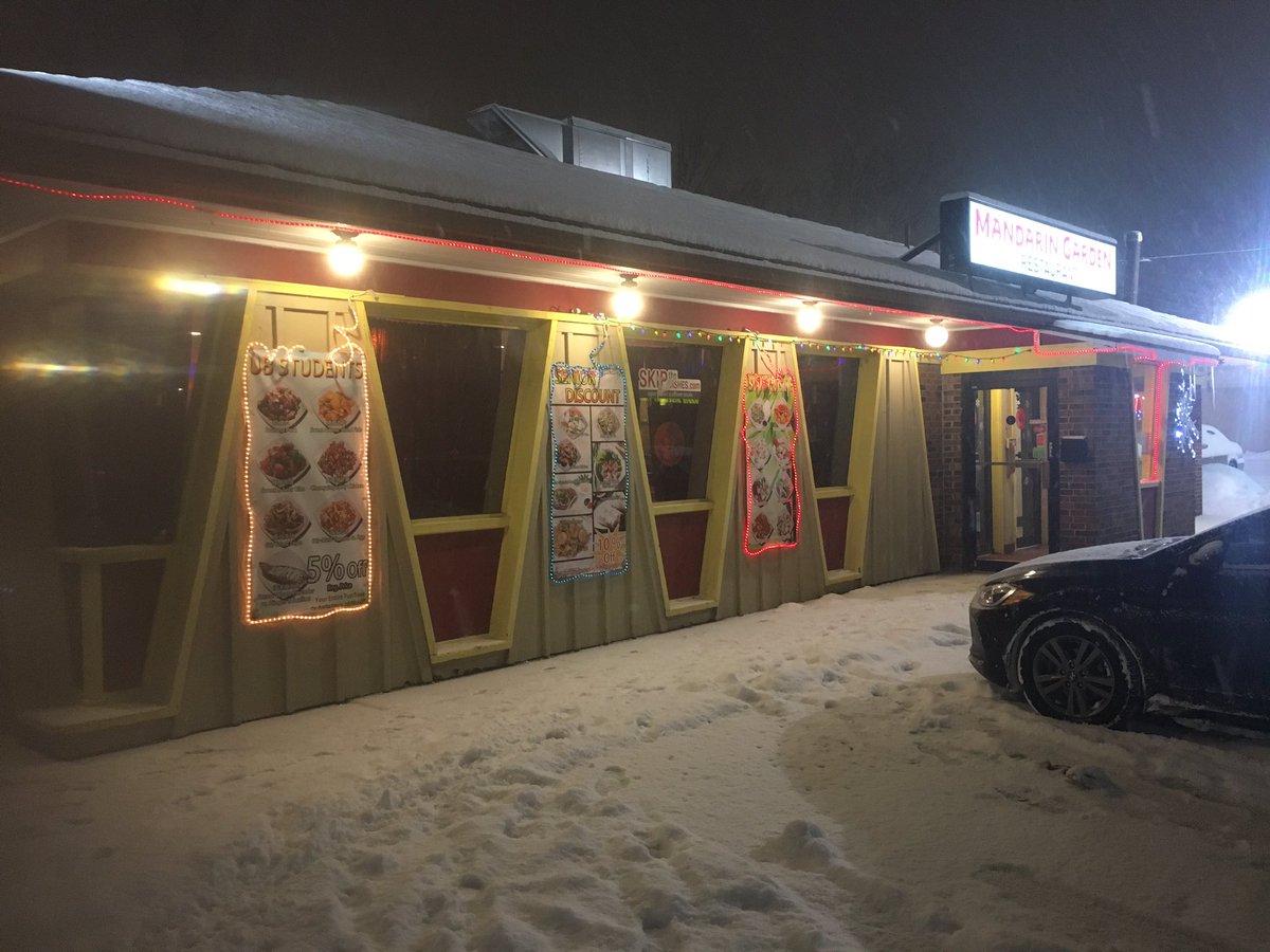 dinemandarin's tweet photo. Snowy day in Buffalo https://t.co/Qy7njZhHJb