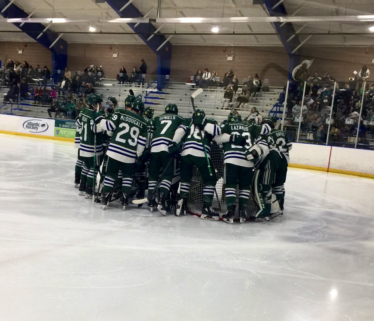 tylergtravis's tweet photo. Great team win tonight @HurstMensHockey #HurstPride🍀 https://t.co/AVaeryZFsj