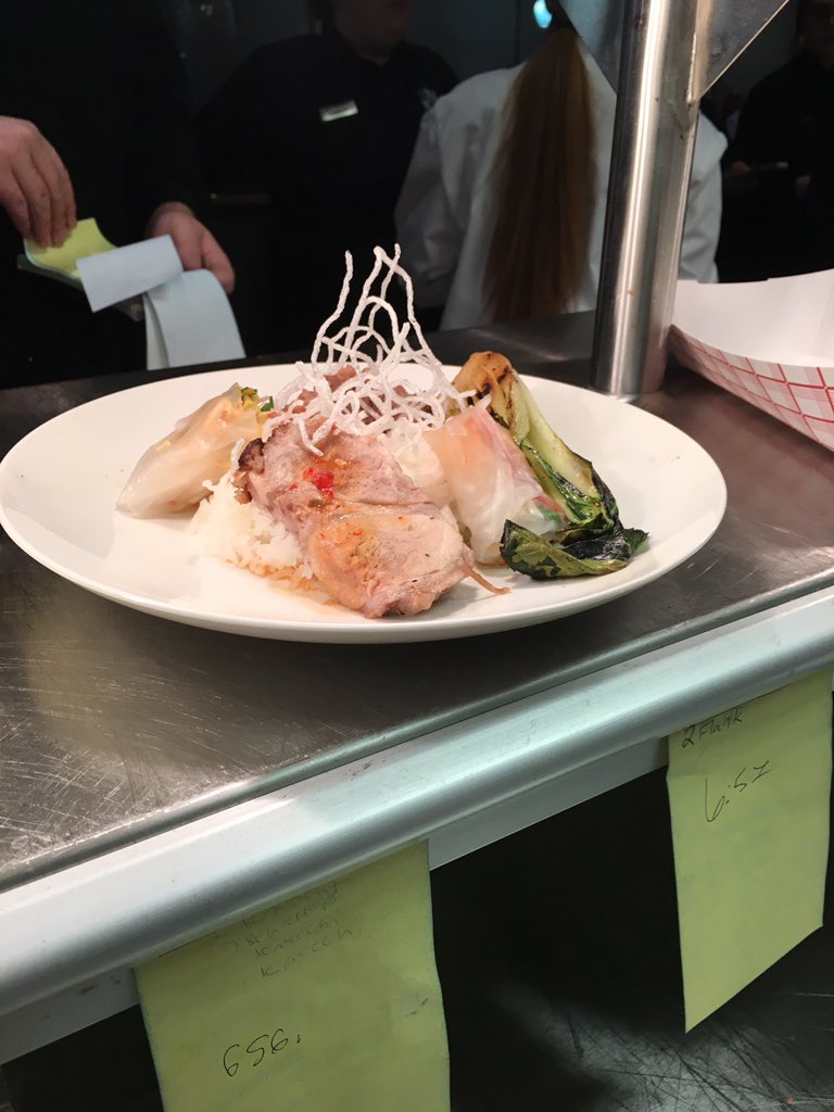 amclainoatc1's tweet image. @OATCRoadrunners it is Culinary Restaurant Night! Great food and great time by all...students awesome job tonight! @OlatheCTE