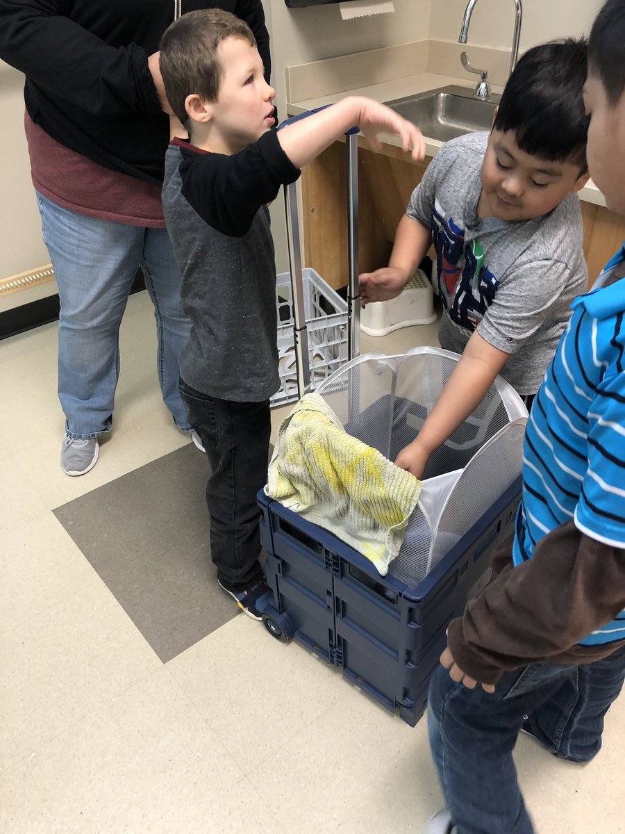 CoombsClass's tweet image. Great Friday!!!  I love witnessing my students work hard toward a common goal..... dishes and laundry. @CoombsClass @DukeElem