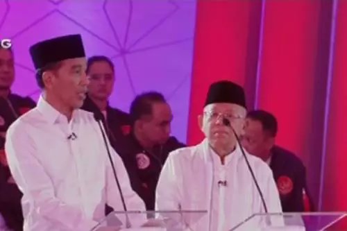 Masyarakat Adat Dayak Se-Indonesia Dukung Jokowi-Ma'ruf Menangkan Pilpres 2019
news.okezone.com/read/2019/01/2…
#JokowiHarapanPasti #JokowiLagi #JokowiOrangBaik
