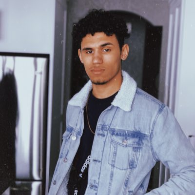inclarkwetrust's tweet photo. #NewProfilePic https://t.co/r9uzTdva6F