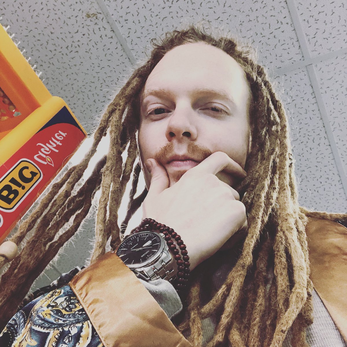 CallonBee's tweet photo. I don’t always wear a watch but when I do...I’m wearing a watch #ImTime https://t.co/WoYgJTK3Wv