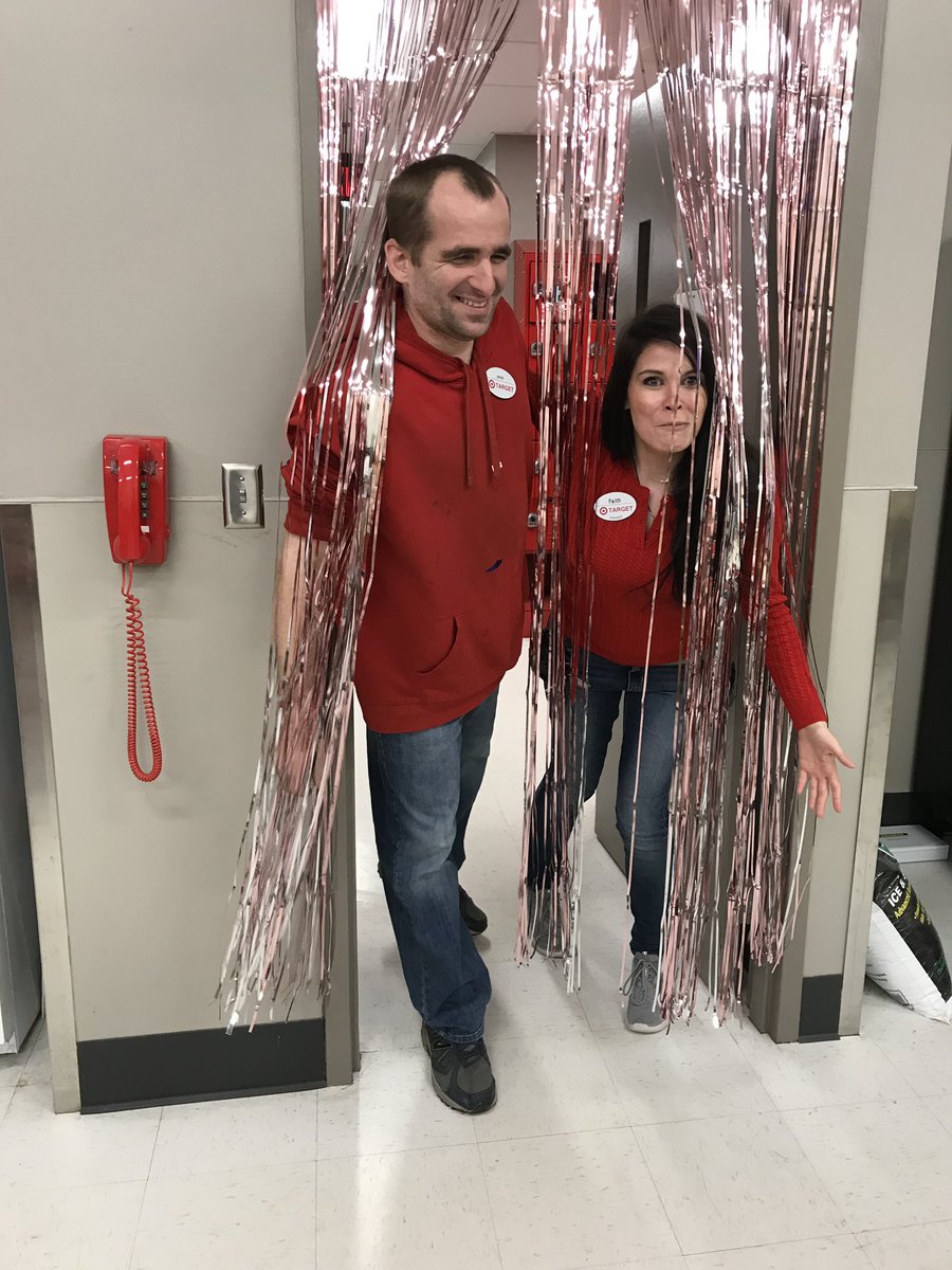 courtneymplatt's tweet photo. Starting off the year with green metrics and the best team 🎉 so excited to see what 2019 has in store! #NewYearNewUs #1255 @ginasullivan25 @red_and_khaki @MMas315 @Dianka421 https://t.co/UxYM9YZfcn