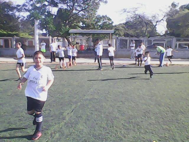 #Institucional | Este sábado 09 de febrero se llevó a cabo la primera clínica deportiva para los hijos de los trabajadores de nuestro gran aliado y patrocinante #Genica
.
.
La actividad se realizó en "La Rogaría" y contó con la participación de nuestro cuerpo técnico
