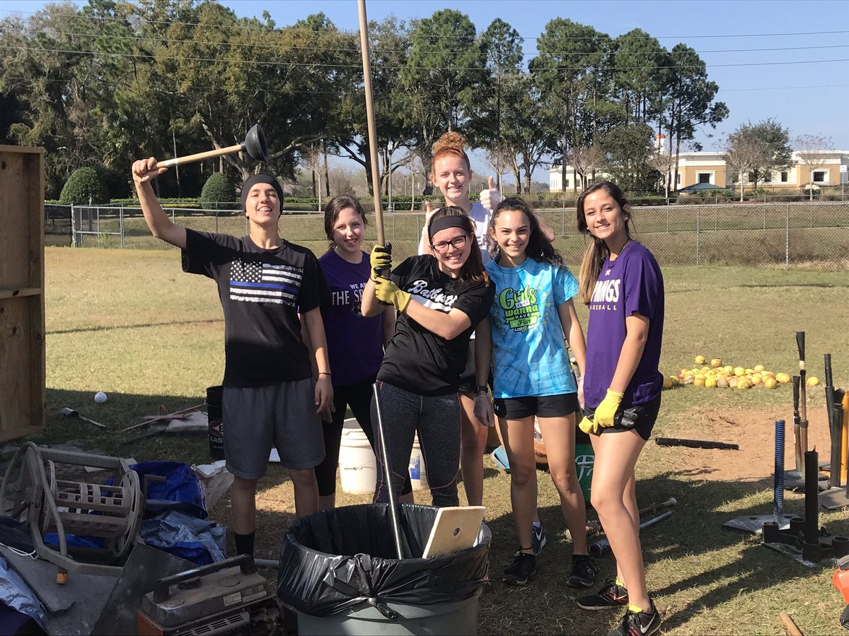 ws_softball's tweet photo. Big thank you to the parents and girls who came out today!!! π§Ήππ»#fieldcleanup https://t.co/5RlTMfQlm5