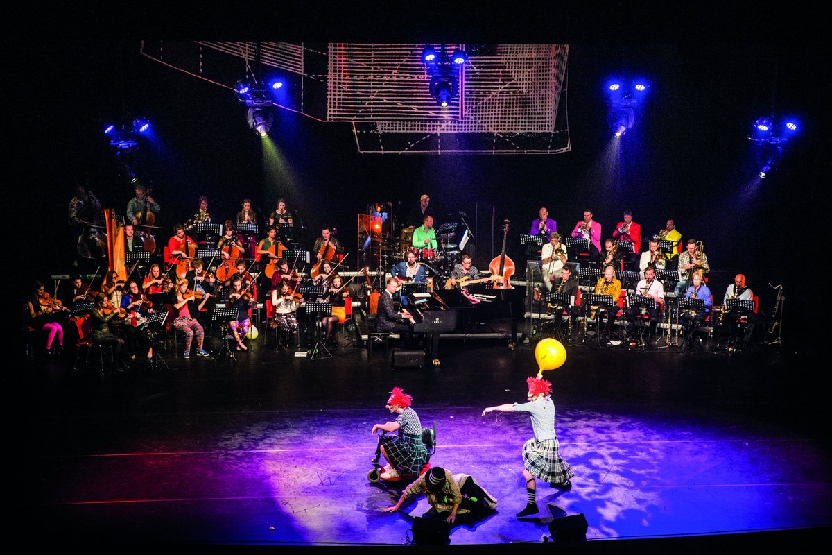 Luxor Theater (@luxortheater) on Twitter photo <a href="/AshtonBrothers/">Ashton Brothers</a> en de 42 muzikanten van het <a href="/Noordpoolorkest/">Noordpoolorkest</a> gaan een gevaarlijke samenwerking aan. In Concerto Esplosivo brengen zij een explosieve mix van muziek, acrobatiek en tovenarij. Tof dat jullie er zijn en veel succes met het muzikaal spektakel vanavond! 🎸🎻🎺🎷🎤🎉 <a href="/AshtonBrothers/">Ashton Brothers</a> en de 42 muzikanten van het <a href="/Noordpoolorkest/">Noordpoolorkest</a> gaan een gevaarlijke samenwerking aan. In Concerto Esplosivo brengen zij een explosieve mix van muziek, acrobatiek en tovenarij. Tof dat jullie er zijn en veel succes met het muzikaal spektakel vanavond! 🎸🎻🎺🎷🎤🎉