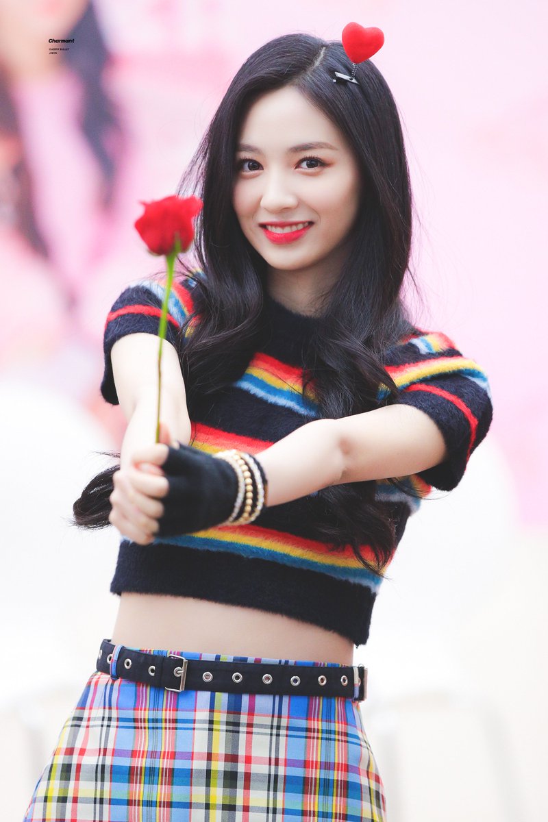 charmant_jiwon's tweet photo. 190209 팬사인회

#체리블렛 #CherryBullet 
#지원 #JIWON
@cherrybullet https://t.co/53lEyAsmuZ