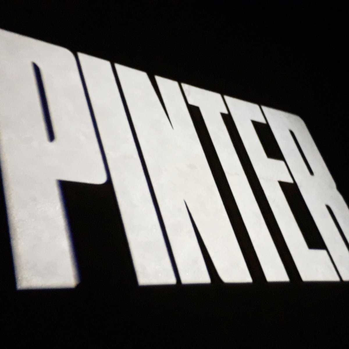 chrisdixonworks's tweet photo. Although front row seats 😂 #crickneck #pinter. https://t.co/TuGRv7IwEP