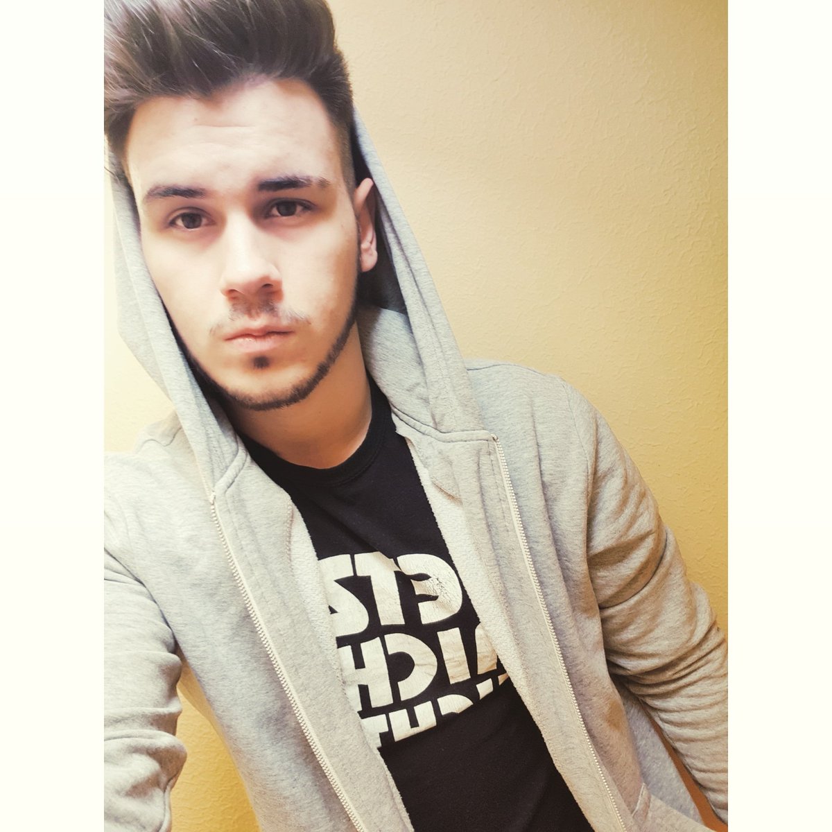 INoOne___'s tweet photo. #apeirl https://t.co/VnOuBxhlfD