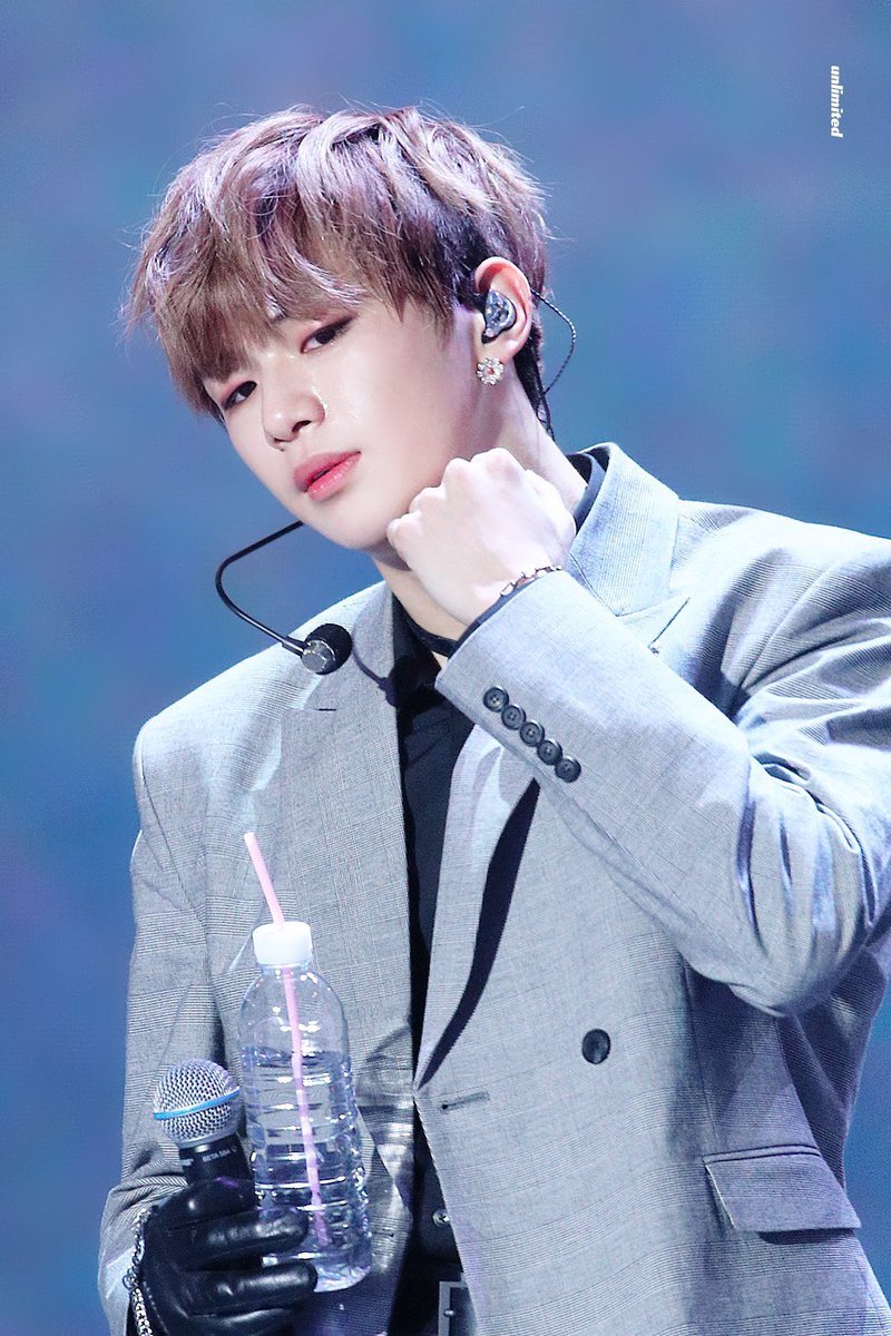 daniel_961210v's tweet photo. @thisiscalmda_k 슬쩍 https://t.co/NE5MXjuikF